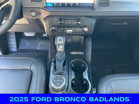 New 2025 Ford Bronco Badlands image 11