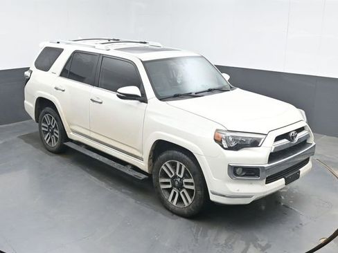 Used 2018 Toyota 4Runner Limited AWD/4WD image 19