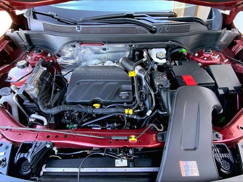 Certified 2025 Chevrolet Trax RS w/ Driver Confidence Package image 32