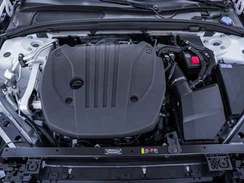 New 2026 Volvo V60 B5 Cross Country Plus w/ Protection Package Premier image 19