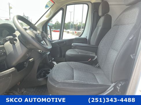 Used 2024 RAM ProMaster 2500 w/ Convenience Group FWD image 11