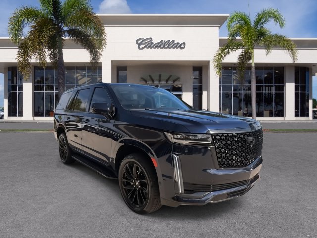 Used 2024 Cadillac Escalade Premium Luxury AWD/4WD image 3