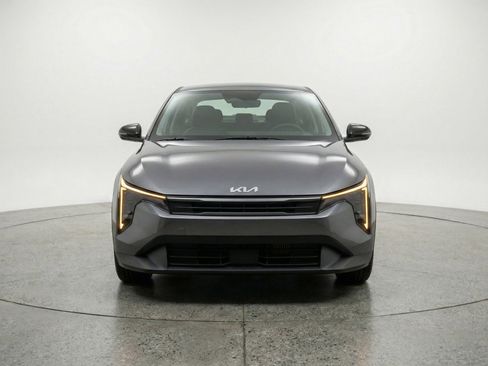 Used 2025 Kia K4 LXS image 2
