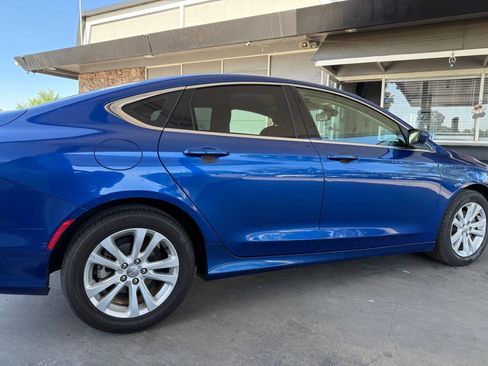 Used 2015 Chrysler 200 Limited image 5