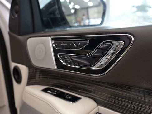 Used 2020 Lincoln Navigator Black Label w/ Cargo Convenience Package image 52