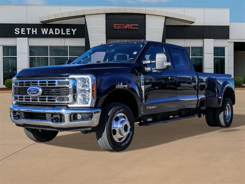 Used 2023 Ford F350 XLT image 3