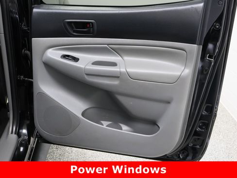 Used 2015 Toyota Tacoma PreRunner image 28