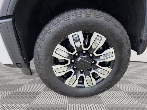 Used 2024 GMC Sierra 2500 Denali w/ Denali Reserve Package image 28