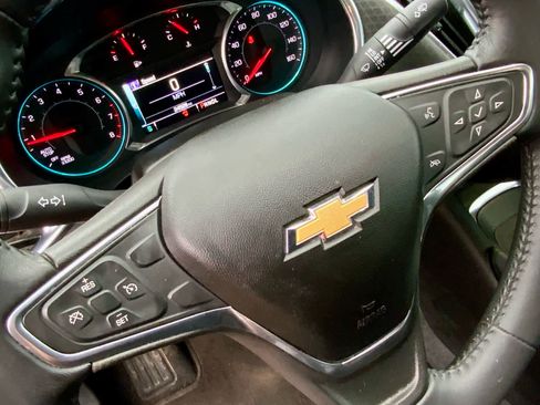 Used 2017 Chevrolet Malibu LT image 39