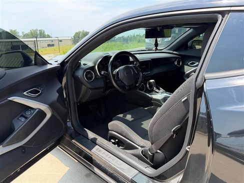 Used 2021 Chevrolet Camaro LT RWD image 10