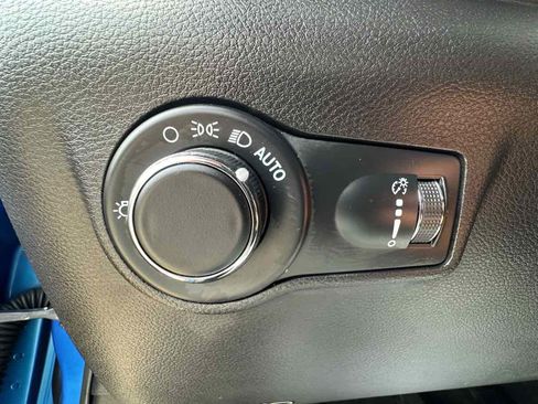 Used 2023 Jeep Compass Sport AWD/4WD image 12