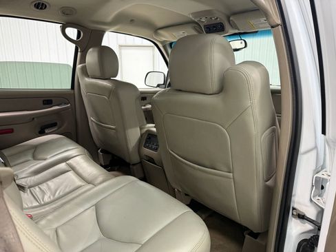 Used 2005 GMC Yukon SLT w/ SLT Preferred Equipment Group image 18