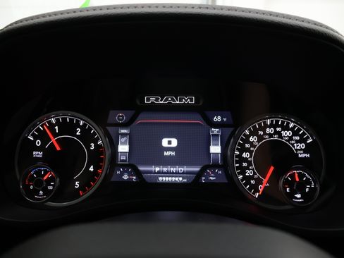 Used 2024 RAM 2500 Laramie AWD/4WD image 10