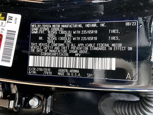 Used 2023 Toyota Highlander XLE AWD/4WD image 35