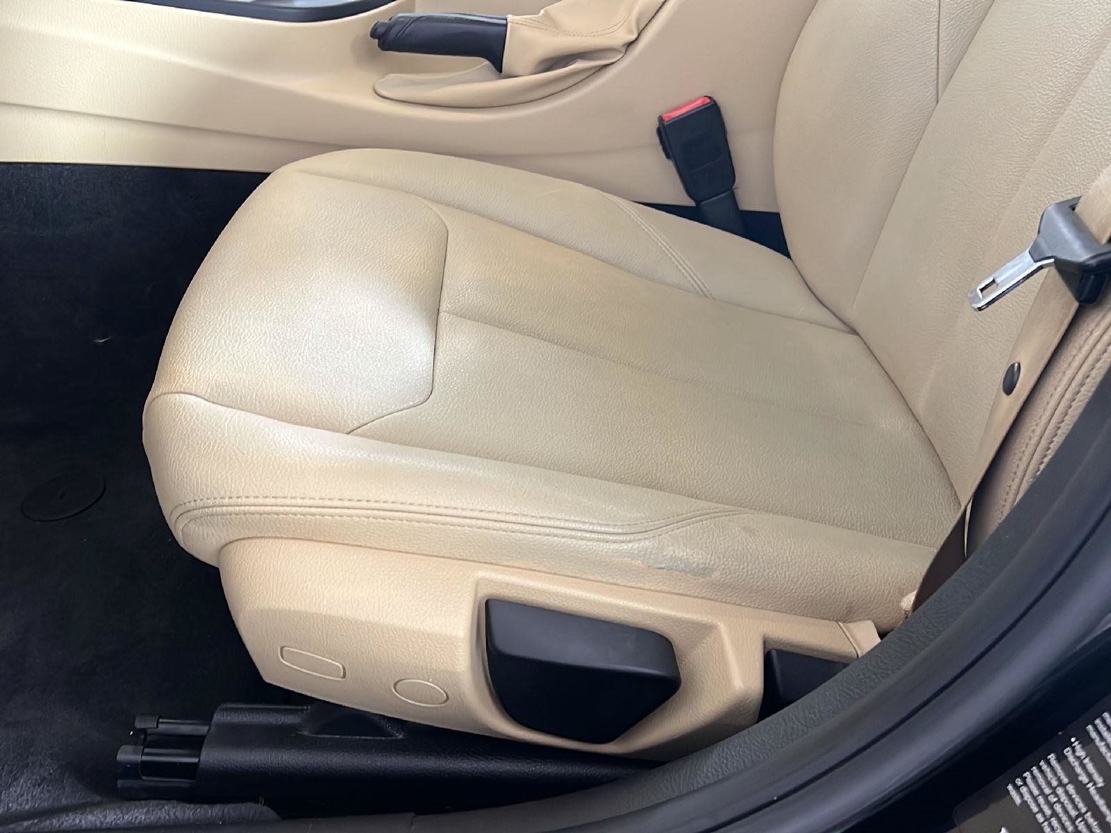 Used 2018 BMW 320i xDrive Sedan AWD/4WD image 14