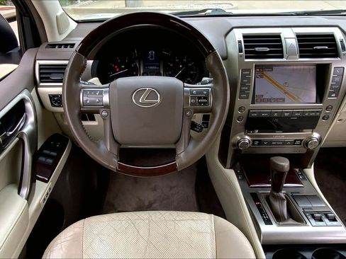 Used 2015 Lexus GX 460 w/ Premium Package image 5