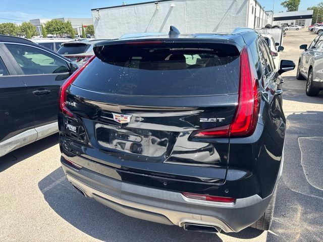 Used 2019 Cadillac XT4 Premium Luxury FWD image 5