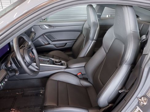 Used 2025 Porsche 911 Carrera image 5