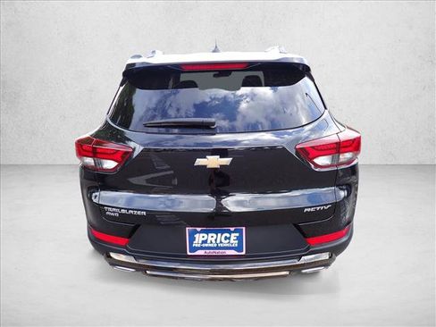 Used 2023 Chevrolet TrailBlazer ACTIV w/ Convenience Package AWD/4WD image 3