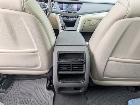 Used 2017 Cadillac XT5 Premium Luxury w/ Driver Assist Package AWD/4WD image 19