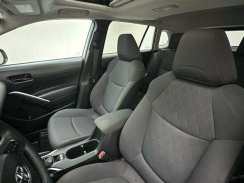 Certified 2024 Toyota Corolla Cross LE image 8