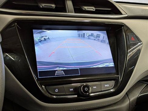 Used 2021 Chevrolet TrailBlazer LT w/ Sun and Liftgate Package FWD image 14