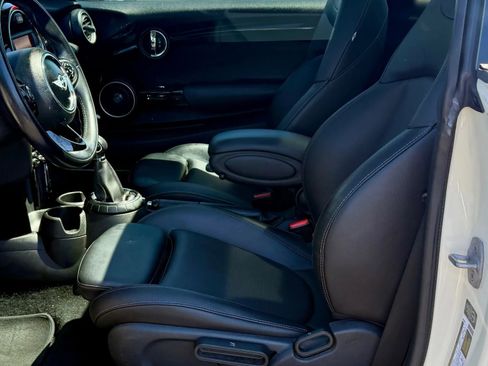 Used 2015 MINI Cooper S image 9