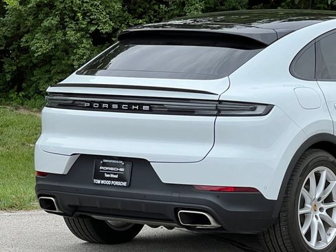 Certified 2024 Porsche Cayenne Coupe AWD/4WD image 10