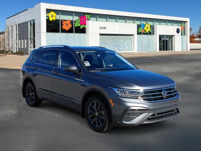 Certified 2023 Volkswagen Tiguan SE w/ Panoramic Sunroof Package