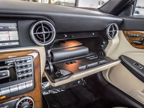 Used 2015 Mercedes-Benz SLK 250 image 38