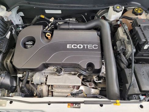Used 2019 Chevrolet Equinox LS AWD/4WD image 30