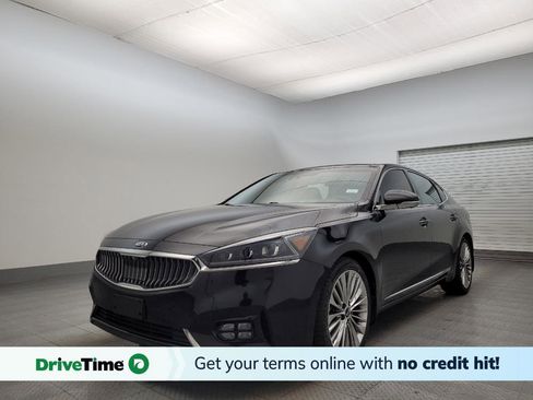 Used 2017 Kia Cadenza Limited image 1