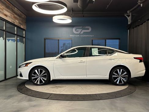 Used 2022 Nissan Altima 2.5 SR AWD/4WD image 6