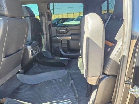 Used 2021 GMC Sierra 1500 AT4 w/ AT4 Premium Package image 11