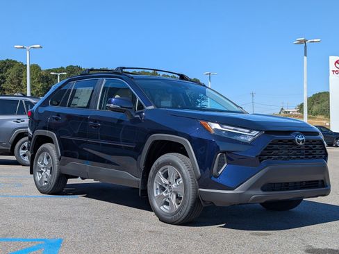 New 2025 Toyota RAV4 XLE image 7