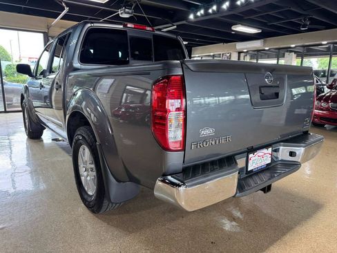 Used 2018 Nissan Frontier SV RWD image 5