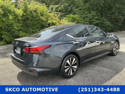 Used 2022 Nissan Altima 2.5 SV FWD image 5