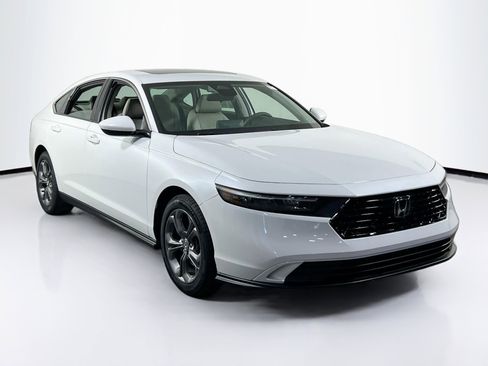 Used 2023 Honda Accord EX image 3