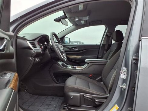 Used 2021 GMC Acadia SLE image 19