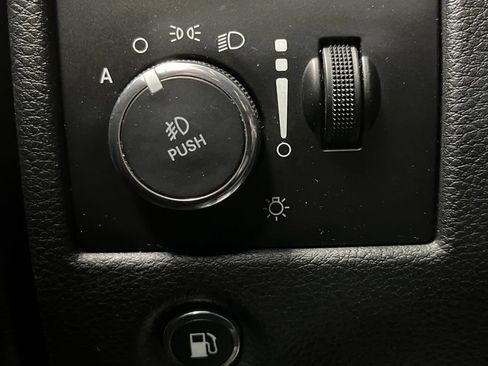 Used 2018 Jeep Grand Cherokee Limited AWD/4WD image 32