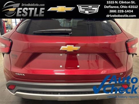 Used 2025 Chevrolet Trax LT w/ LT Convenience Package FWD image 5