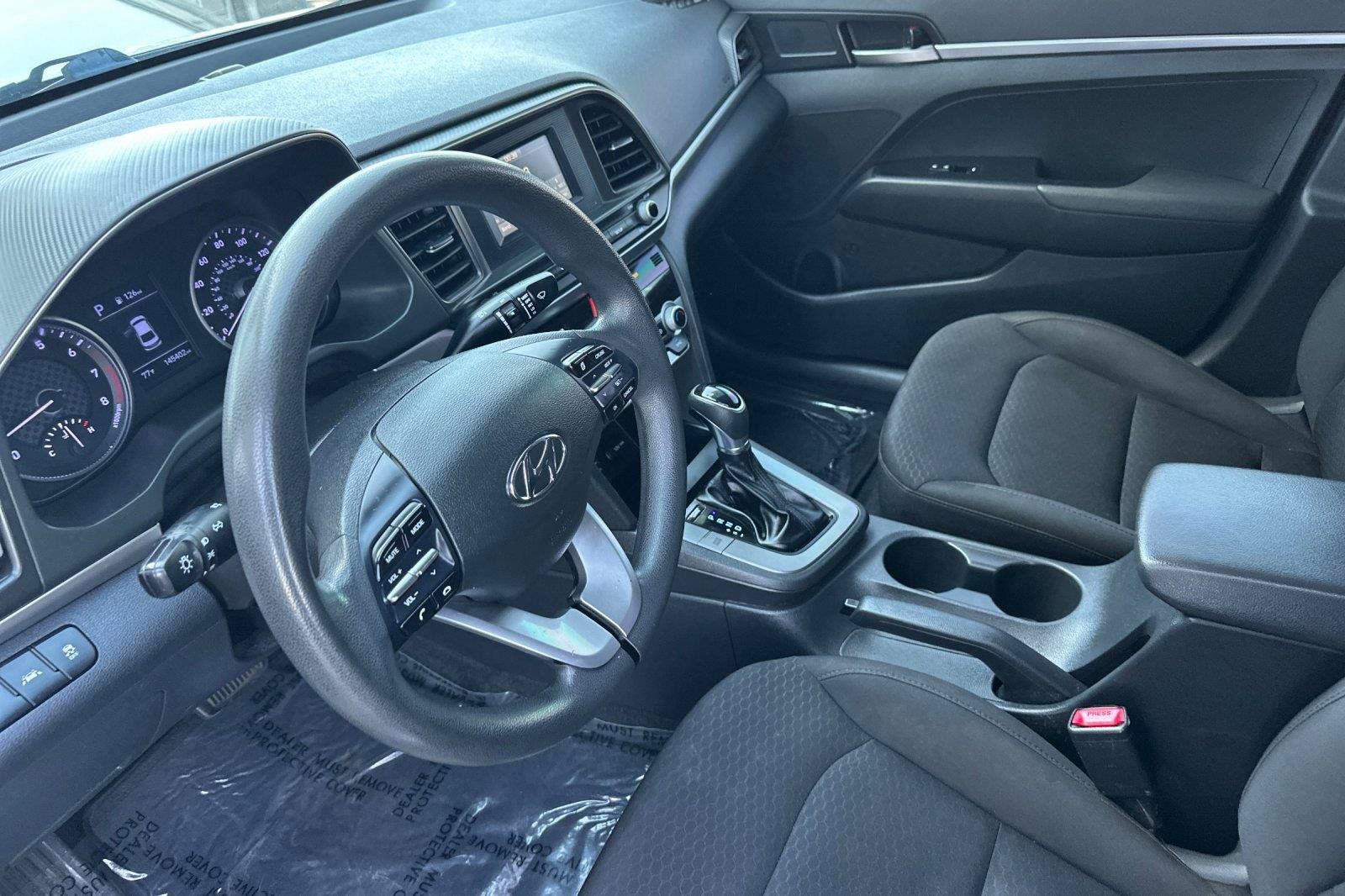 Used 2020 Hyundai Elantra SE w/ Cargo Package (C1) FWD image 9