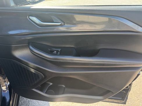 Used 2023 Jeep Grand Cherokee Altitude image 13