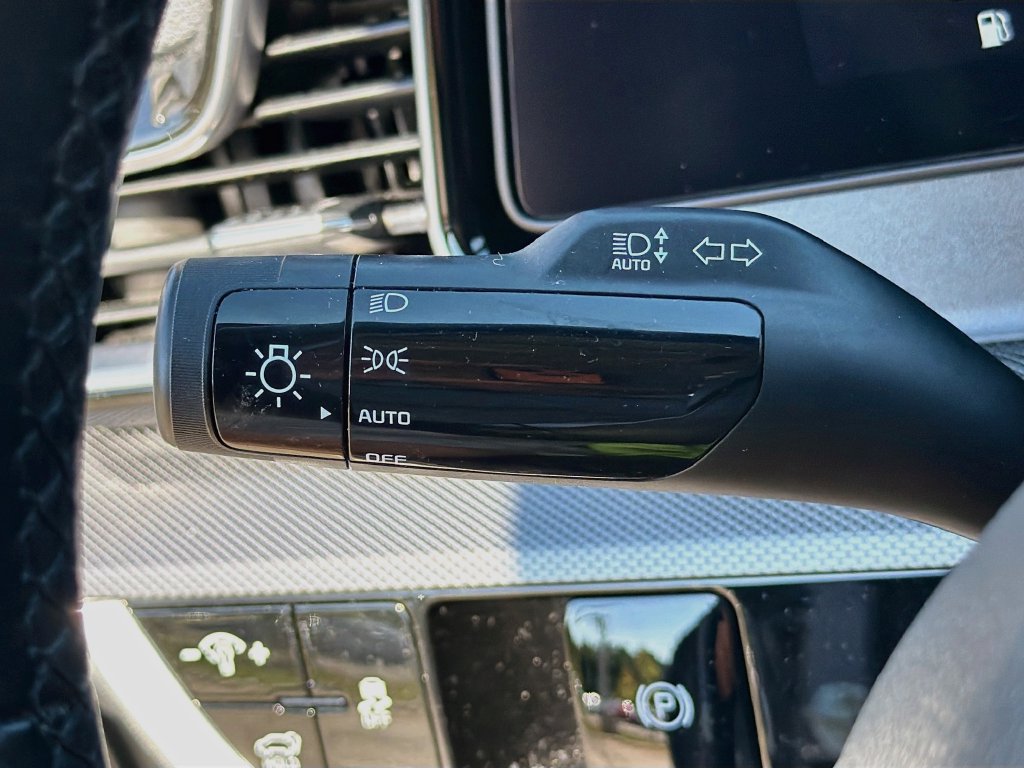 Used 2023 Kia Sportage SX FWD image 19