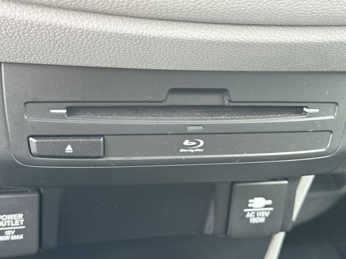 Certified 2018 Honda Odyssey Elite image 31