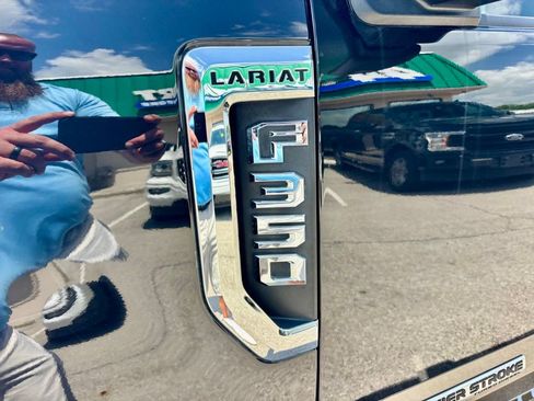 Used 2020 Ford F350 Lariat w/ Lariat Value Package AWD/4WD image 9