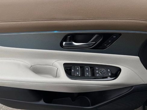 Certified 2025 Nissan Murano Platinum w/ Cargo Package image 21