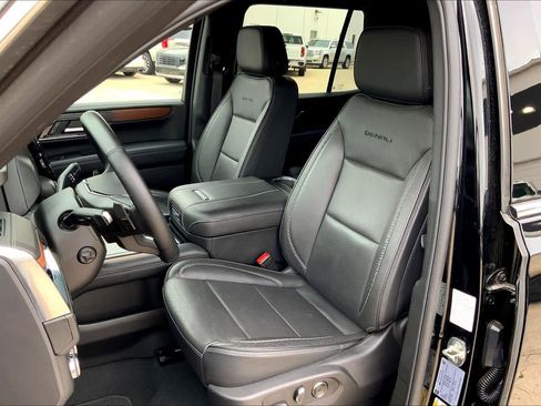 Used 2025 GMC Yukon Denali AWD/4WD image 8