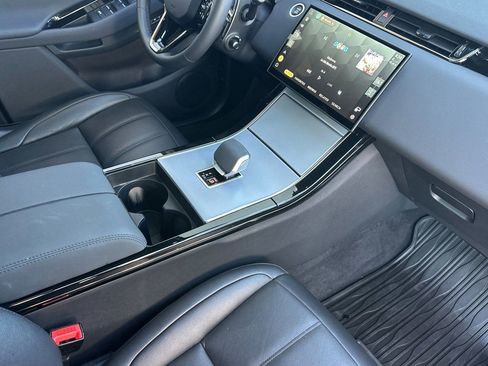 Certified 2025 Land Rover Range Rover Evoque S AWD/4WD image 33