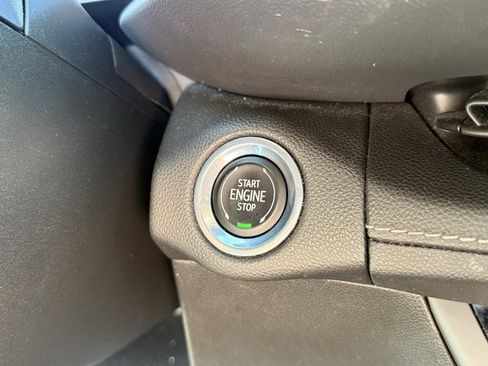 Used 2022 Buick Envision Essence w/ Technology Package II image 21